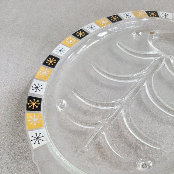 1960s Atomic Starburst Snowflake Inland Glass Footed Serving Platter - Picture 3 of 7